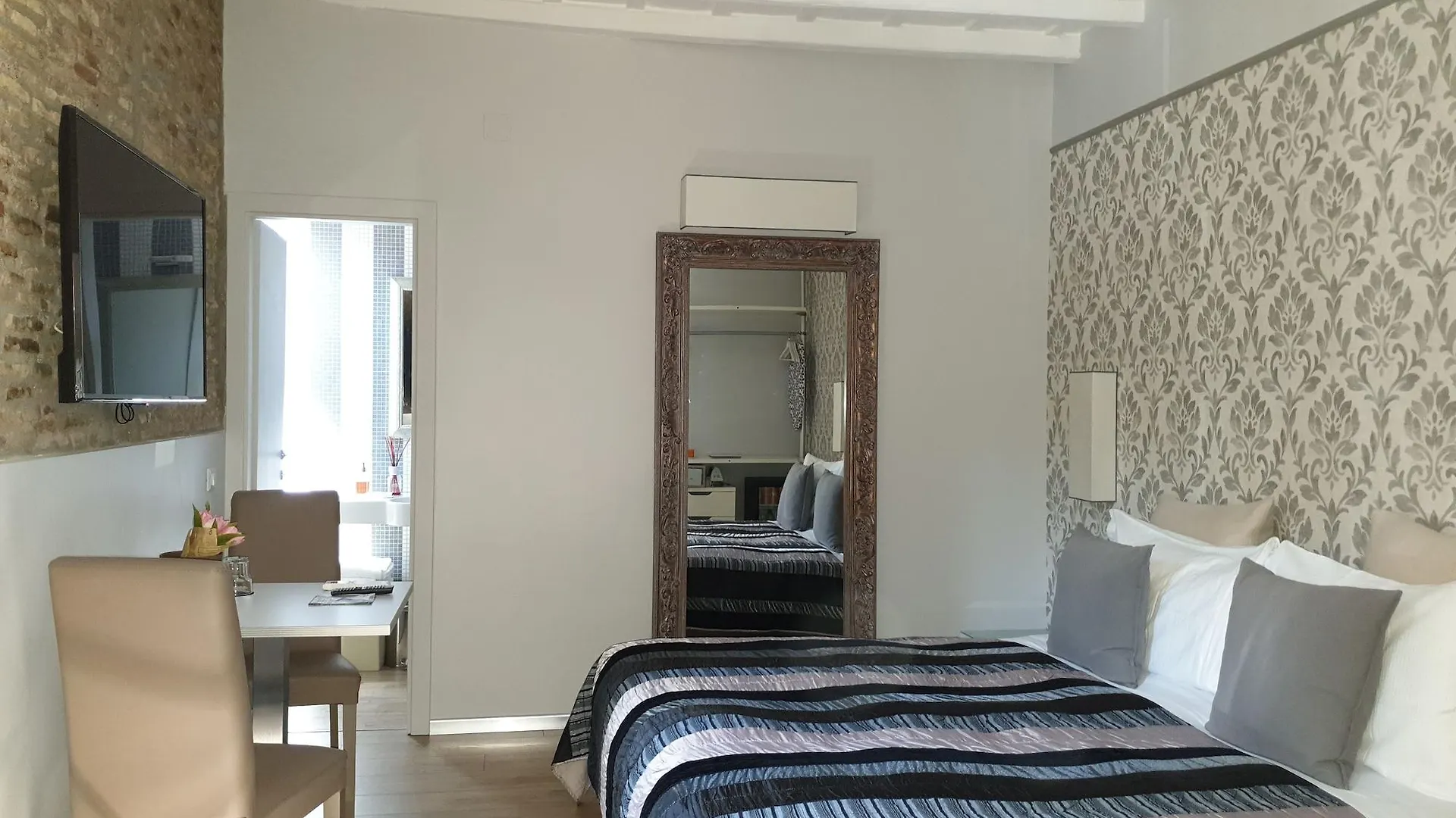 מלון רומא Relais Casa Della Fornarina בית הארחה
