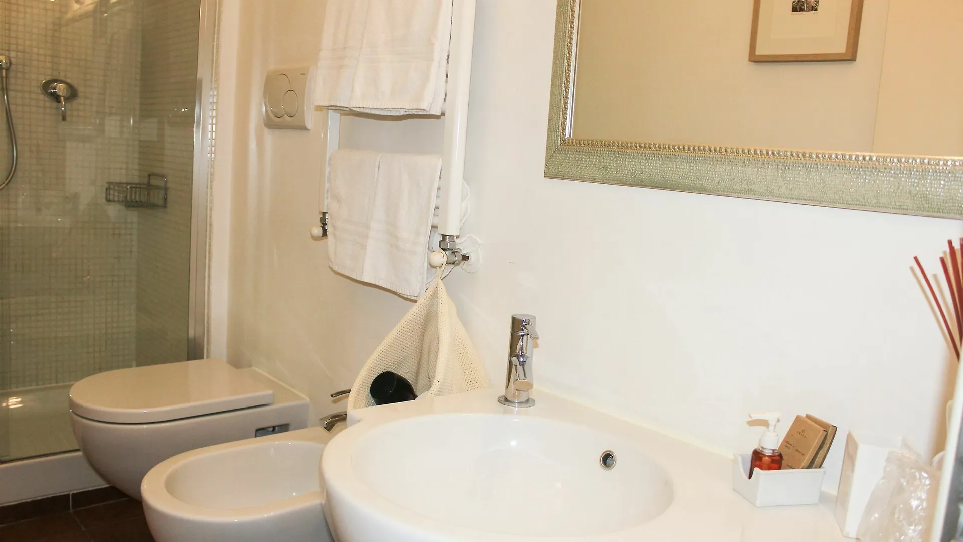 מלון רומא Relais Casa Della Fornarina 3*,