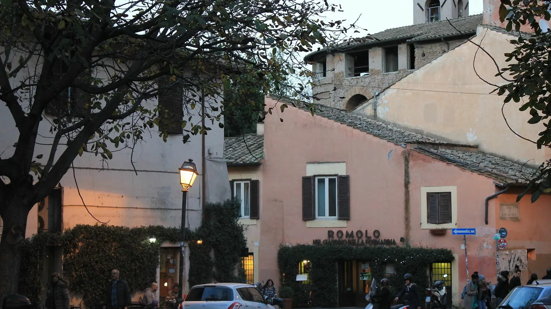 מלון רומא Relais Casa Della Fornarina בית הארחה